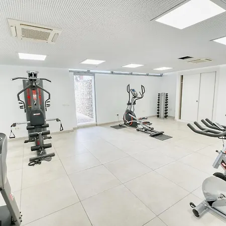 Daire 3065 Luxury In The Heart Of Elviria Marbella